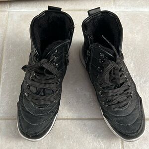 Weather proof women’s boots size 8